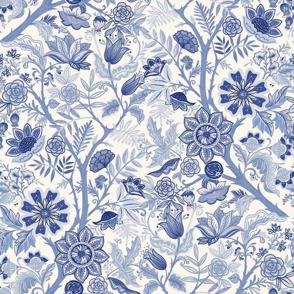 Vliestapete mit floralem Muster in Blau, stilisierte Zweige und verschiedene Blumenmotive im klassischen Stil.
