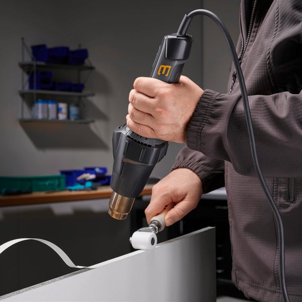 LED-Lampe mit klarem Glaskolben und Schraubsockel