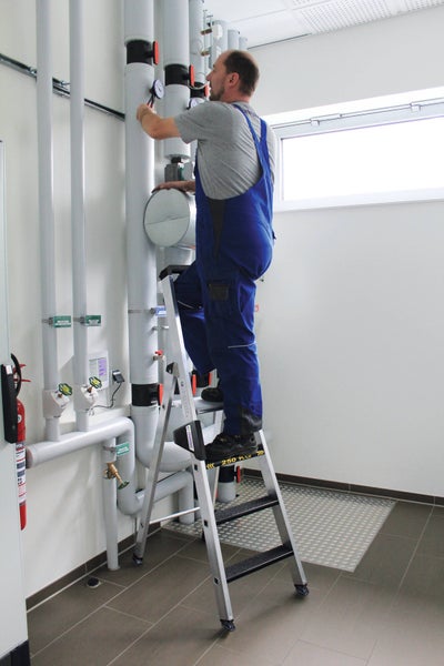 PROREGAL Stufen-Stehleiter 250 kg Einseitig Begehbar mit Clip-Step R13 7 Stufen
