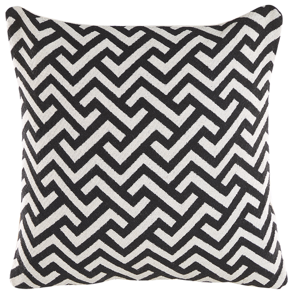 Quadratisches Dekokissen mit gewebtem geometrischem Labyrinth-Muster in Schwarz und Weiß.