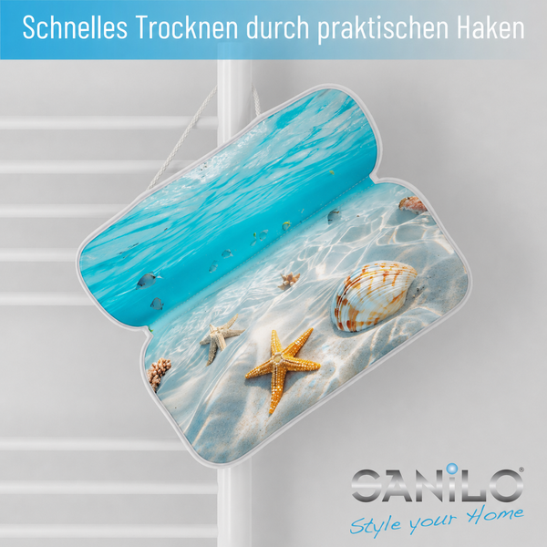 Badezimmer Wannenauflage mit Strand Motiv an einem Handtuchheizkörper hängend