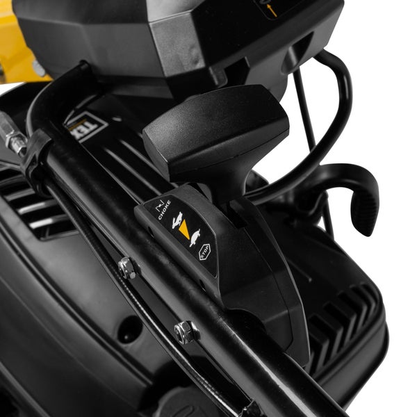 Detailansicht des Bedienelements für Choke und Stopp am Schneefräse