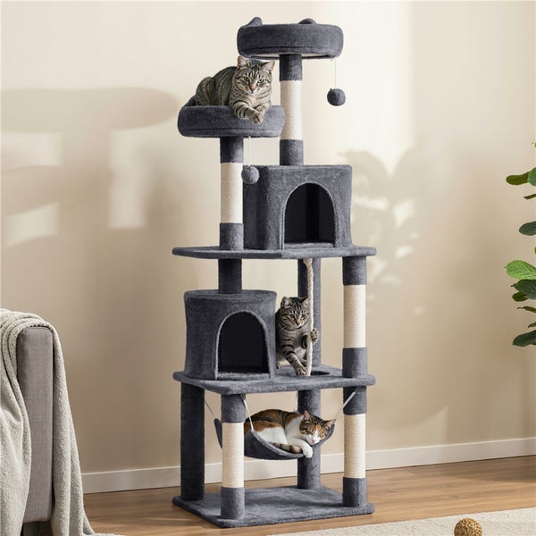 Mehrstöckiger Katzenkratzbaum mit Katzenhöhlen, Plattformen, Liegemulde und Sisalstämmen mit drei Katzen