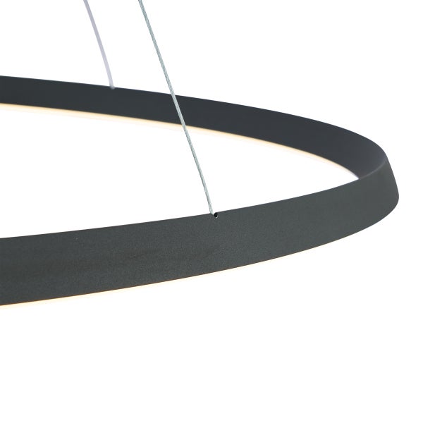 Kreisförmige Hängeleuchte mit Aufhängungskabel