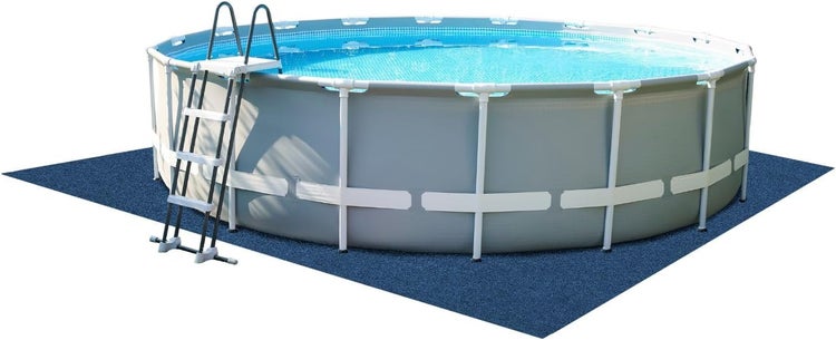 Kunstrasen mit einer Gesamthöhe von circa 4 Millimeter, bestehend aus 1 Millimeter Flor und 3 Millimeter Noppen.