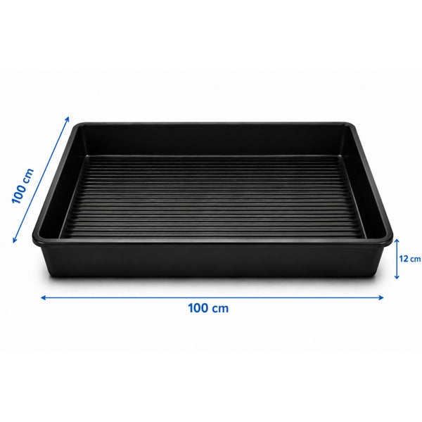 Quadratische schwarze Pflanzschale mit geripptem Boden. Maße: 100 Zentimeter Länge, 100 Zentimeter Breite und 12 Zentimeter Höhe.