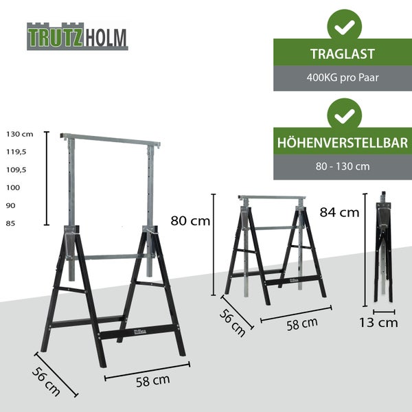 Zusammengeklappte Sägeböcke platzsparend unter einer hölzernen Werkbank verstaut, neben Werkzeugen wie Schleifmaschine und Akkubohrschrauber.