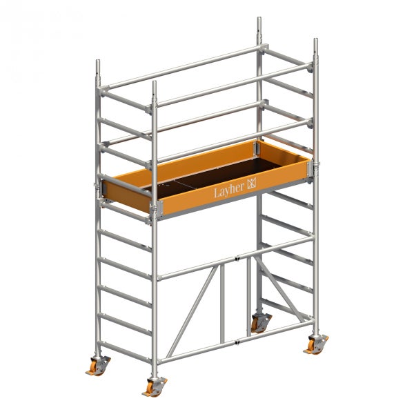 Rollgerüst mit Werkzeugwanne und Layher Logo