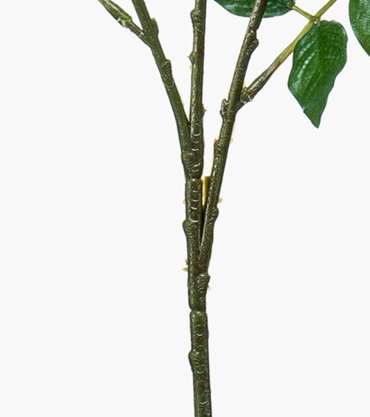 Künstliche Hängepflanze mit dichten grünen Ranken und kleinen runden Blättern.