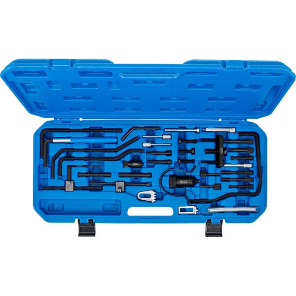 Werkzeugsatz in blauem Koffer geöffnet