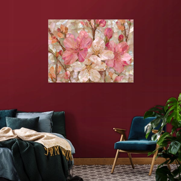 Wandbild mit florale Kirschblüten Motiv als Mosaik Design in Schlafzimmer mit samtigem Sessel und gemustertem Teppich.