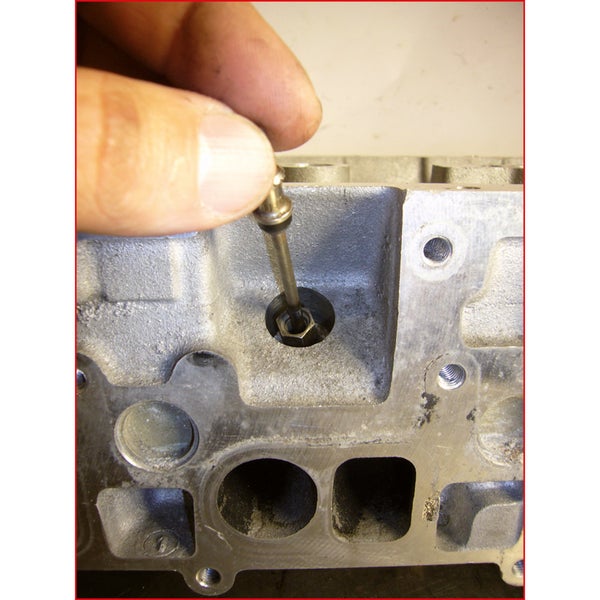 Ventilwerkzeug für die Bearbeitung eines Zylinderkopfs.