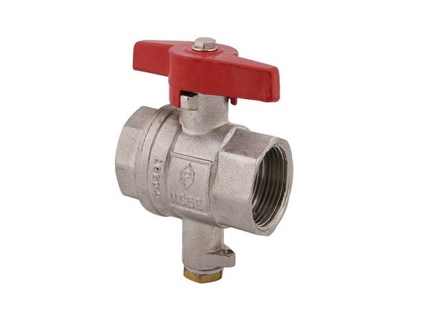 Kugelhahn mit rotem Flügelgriff und Entleerung aus vernickeltem Messing mit zwei Innengewinden.