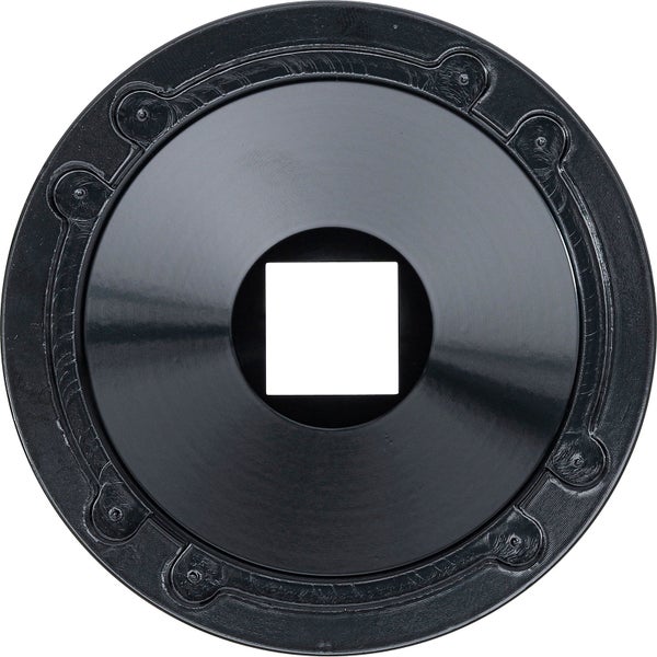 Schwarze Kappe mit quadratischer Öffnung