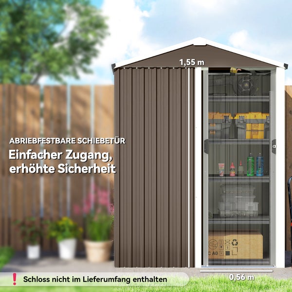 Helle Gartenszene mit zwei Personen auf einer Holzterrasse mit modernem Lounge-Set aus dunklen Lamellen, bestehend aus Sesseln, Bank und Tisch.