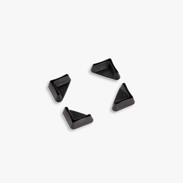 Vier Eckschutze aus Kunststoff