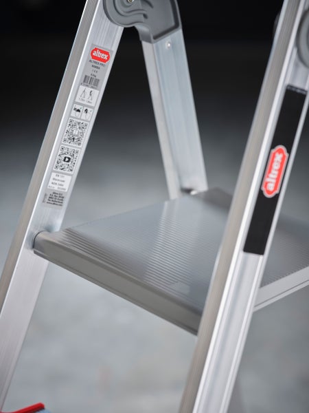 Aluminium Trittleiter mit einer Stufe und Altrex Logo.
