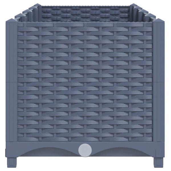 Quadratischer Pflanzkasten aus Kunststoff in Rattan-Optik für Garten und Balkon.