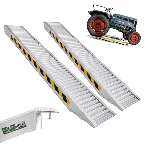 Set aus zwei Trutzholm Auffahrrampen aus Aluminium mit rutschfester Profilierung zur Verladung von Fahrzeugen wie Traktoren