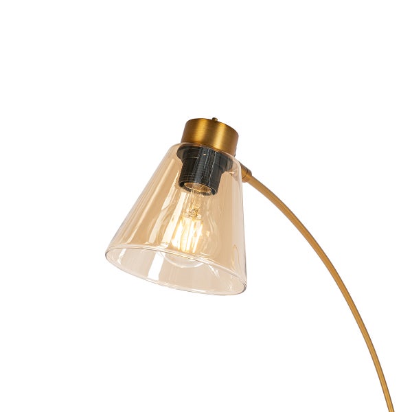 Detailaufnahme einer Stehlampe mit Lampenschirm aus Glas