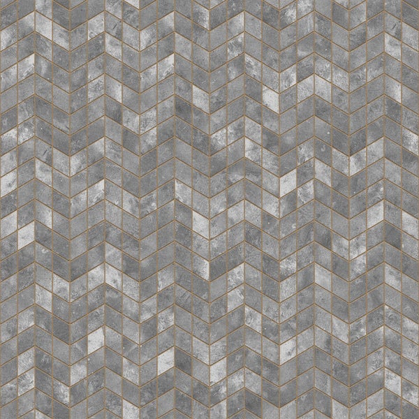 Vliestapete mit grauem Chevron-Mosaikmuster in Steinoptik und goldfarbenen Akzenten.