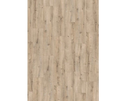 Verlegtes Laminat mit Holzoptik.