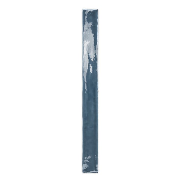 Längliche Wandfliese mit glänzender Oberfläche in schmalem Format