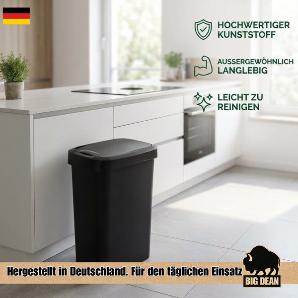 Ein rechteckiger Abfalleimer aus Kunststoff in einer modernen Küche mit Hinweisen zu Materialqualität, Langlebigkeit und Pflegeleichtigkeit.