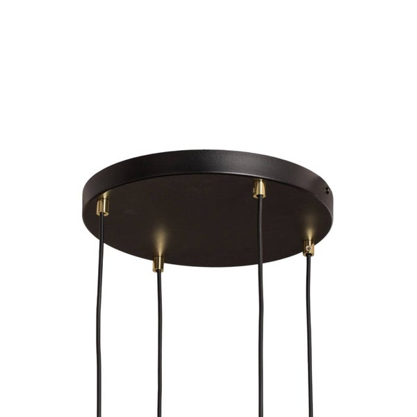 Deckenbefestigung einer Pendelleuchte mit Kabeln