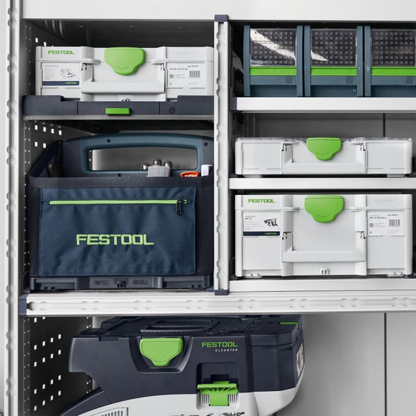 Regal mit Produkten von Festool und bott