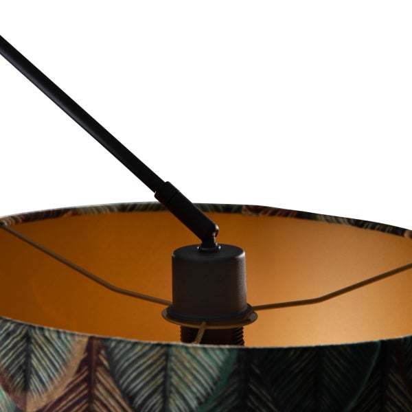 Detailansicht einer Lampe mit gemustertem Lampenschirm