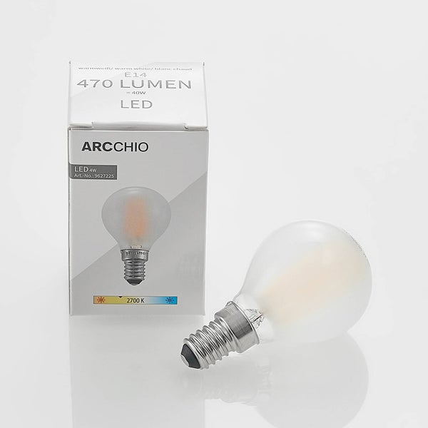 Arcchio LED-Leuchtmittel E14, 470 Lumen, 4 Watt, warmweiß, matte Tropfenform neben der Verpackung.