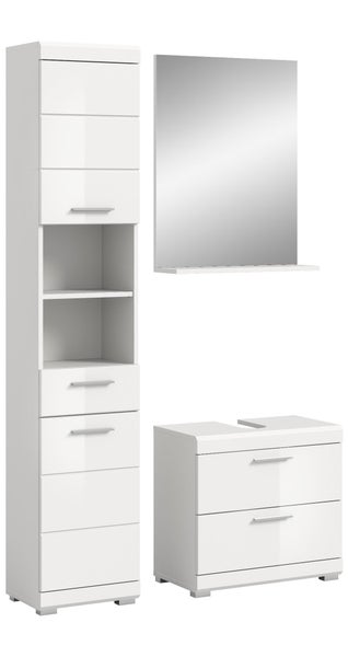 Weißes Badezimmermöbel Set mit hohem Schrank, Waschtischunterschrank und Spiegel mit Ablage. Glänzende Oberfläche und silberne Griffe.