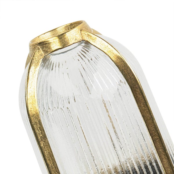 Nahaufnahme einer Lampe mit Glas und Metall