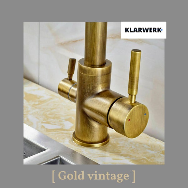 Küchenarmatur im Vintage-Stil aus Messing mit zwei Hebeln und Klarwerk Logo.