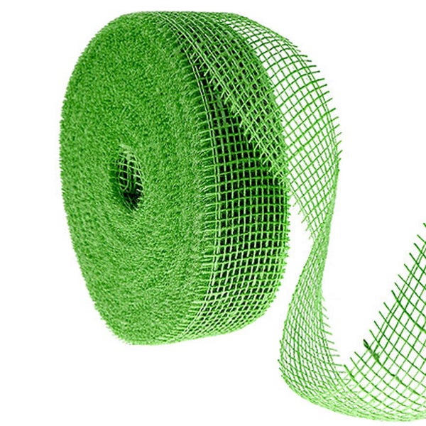 Rolle Dekoband aus grünem Jute-Gewebe mit grober Netzstruktur.