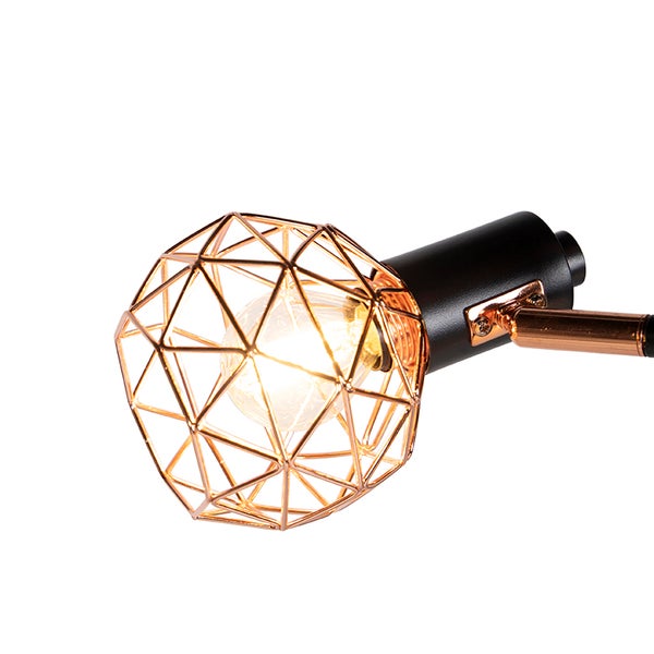 Deckenleuchte mit geometrischem Lampenschirm