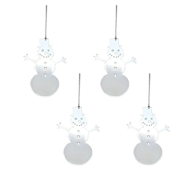 Vier hängende Schneemannfiguren als Dekoration
