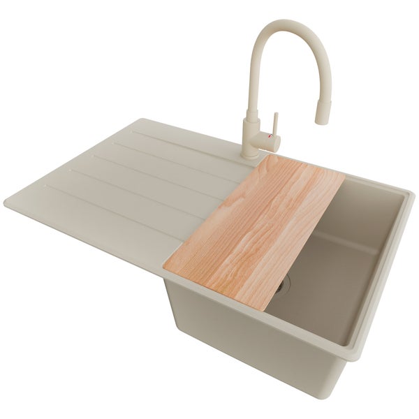 Küchenspüle mit Abtropffläche, Armatur und Schneidebrett