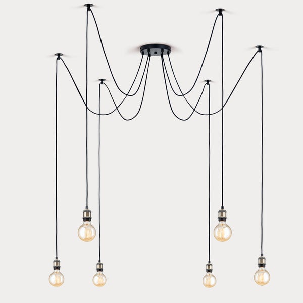 Moderne Hängeleuchte mit sechs Pendeln und freihängenden Textilkabeln sowie Edison Glühlampen für ein dekoratives Design