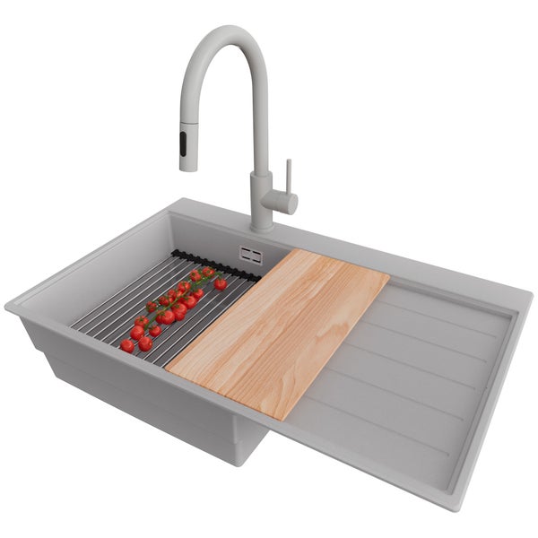 Spültisch mit Abtropffläche, Schneidebrett und Armatur