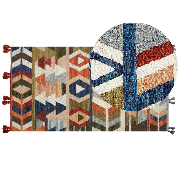 Teppich mit geometrischem Muster und Fransen