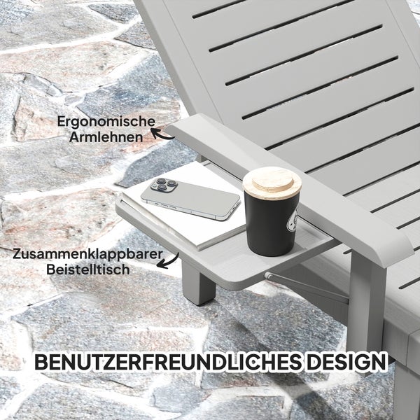 Dorniger Strauch mit roten Blättern im Detail