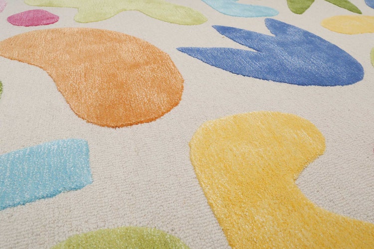 Blühende Trollblumen im Garten