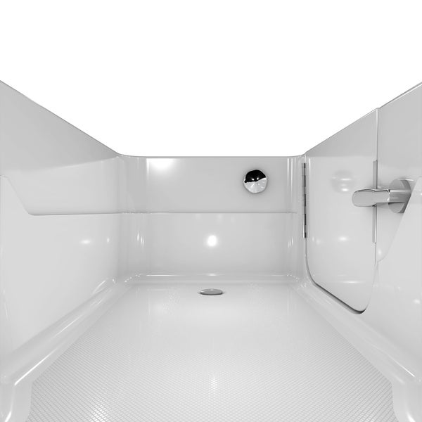 Innenansicht einer weißen Duschwanne mit Ablauf und Tür