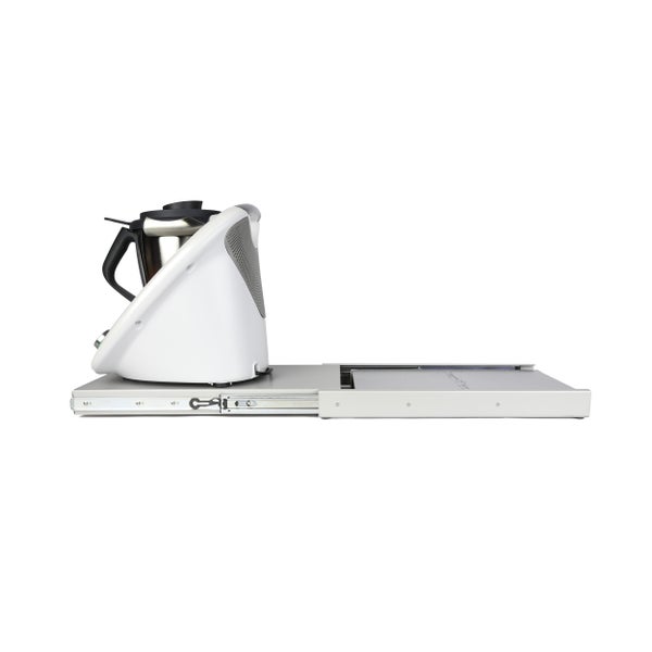 Werkraum mit Star Wars Wanddekoration, Tisch und Werkzeugen