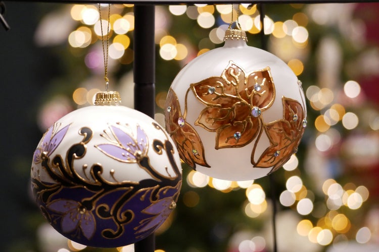 Kugel Kupferblätter, Frostweiß, 10cm, 1 Stck., Weihnachtsbaumkugeln, Christbaumschmuck, Weihnachtsbaumanhänger