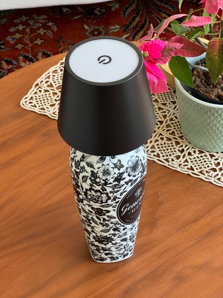LED Lampe Tischlampe und Flaschenlampe, Farbe Schwarz, kabellos, dimmbar, aufladbar USB, zum Aufstecken auf Flaschen für zu Hause, Restaurants, Hotels, Bars