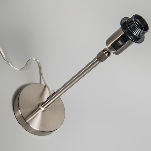 Tischleuchtenfuß aus Metall mit Fassung und Kabel