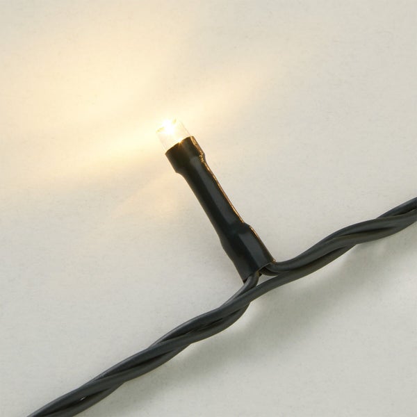 Lichterkette mit einer leuchtenden LED